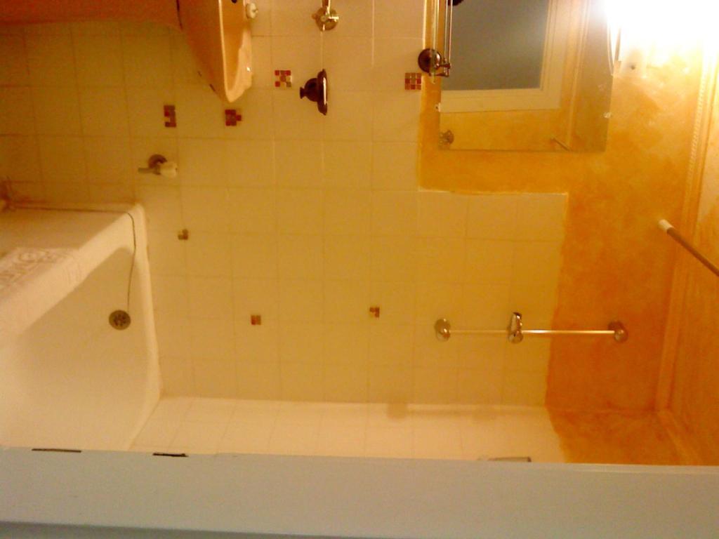 Safed Inn Room photo