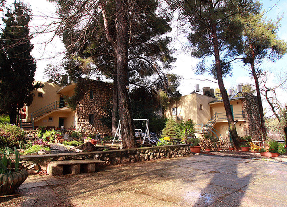 Safed Inn Exterior photo